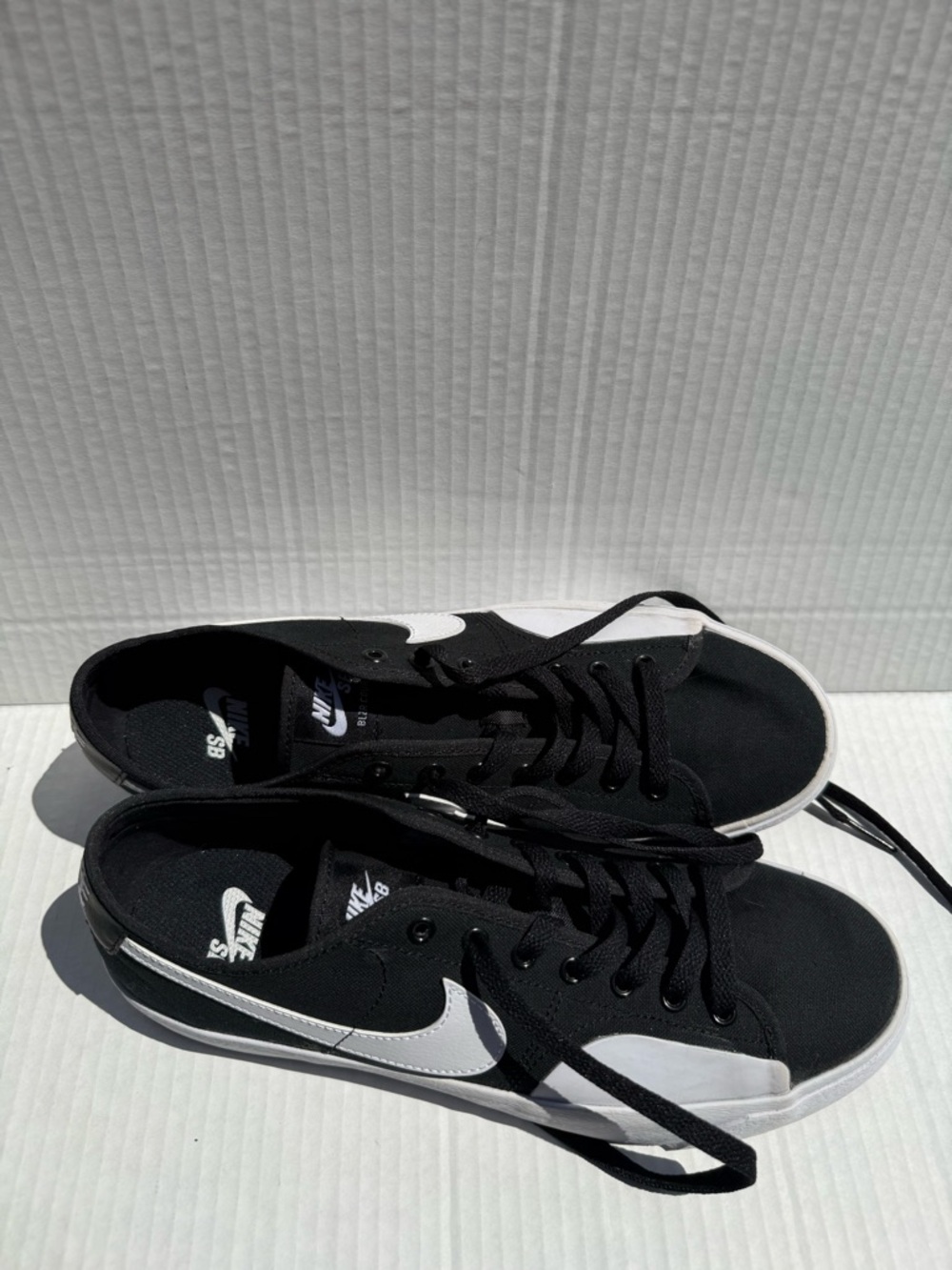 Nike Men’s Black and White Low-Top Sneakers Blazer Court SB Skate 8.5 NWOT